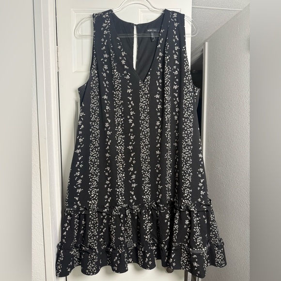 BCBG Paris Dresses & Skirts - XXL floral mini shift dress